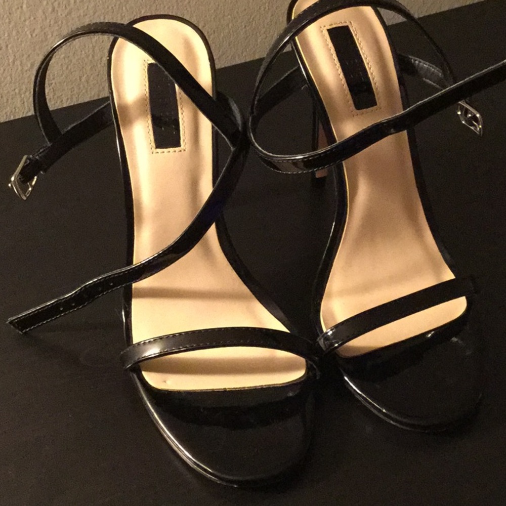 Forever 21 black heels 7.5
